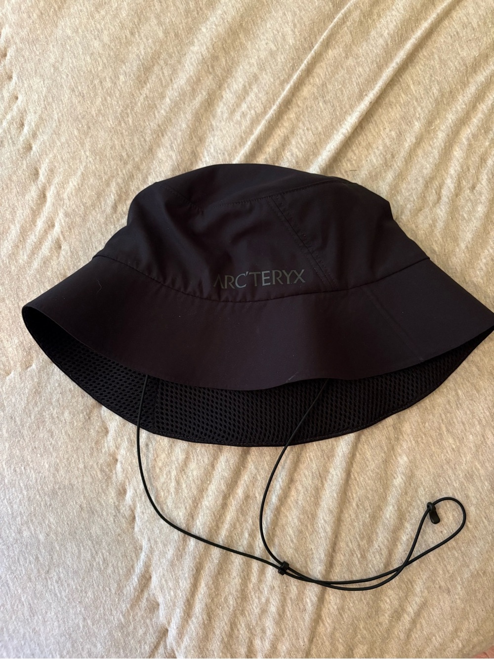 Arc'teryx Black Bucket Hat